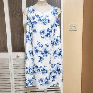 Jessica London Ladies Beautiful Floral Blue & White Maxi Dress